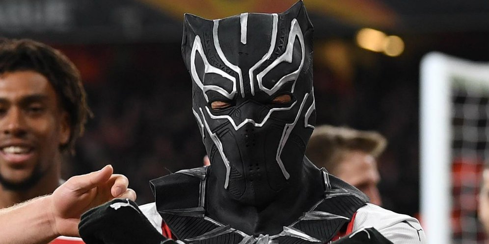 Black Phanter Muncul Di Emirates Stadium, WAKANDA FOREVER !