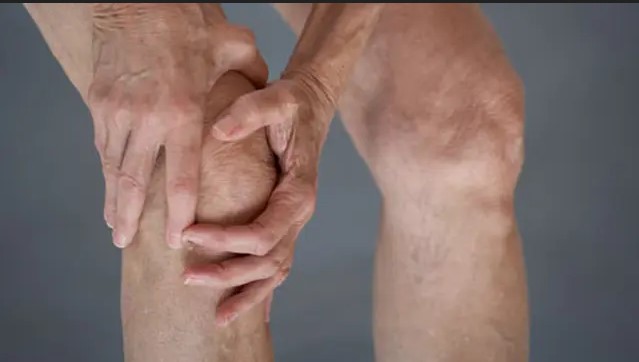 Tips Menjaga Kesehatan Tubuh dan Tulang Tetap Sehat Saat Usia Tua